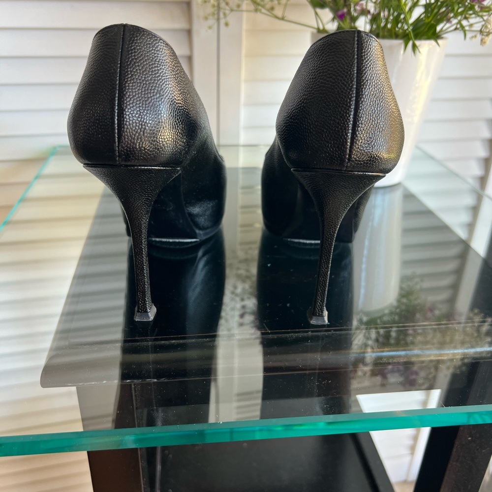 YSL BLACK PUMPS SIZE “8.5”, A staple to any closet - Picture 4 of 8